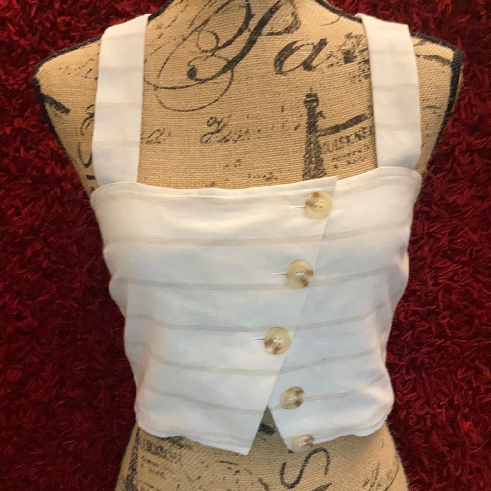 NWT Lucca Couture Emery Button  Crop Cami. Medium.